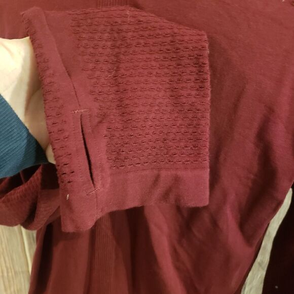 3 for $25 Fabletics Top  - Picture 8 of 11